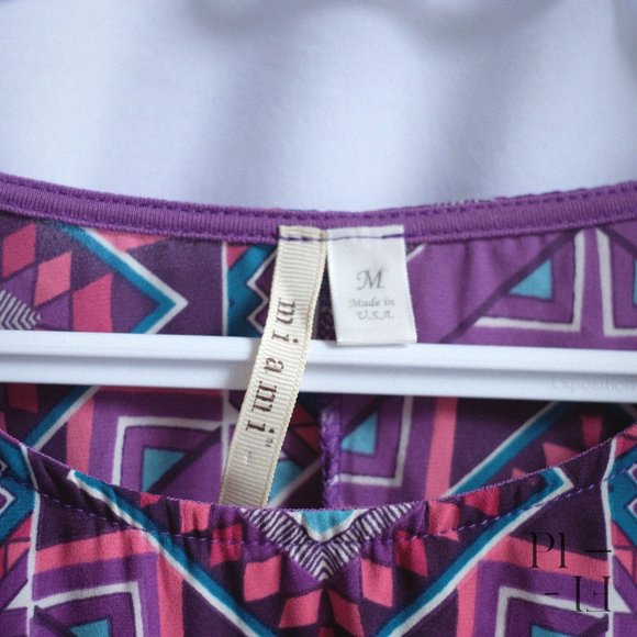 Vintage pattern purple light blouse in size medium - Picture 3 of 5